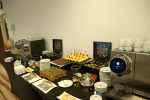 Dbamy o dobrą atmosferę oraz catering podczas szkoleń. Dbamy o dobrą atmosferę oraz catering podczas szkoleń.